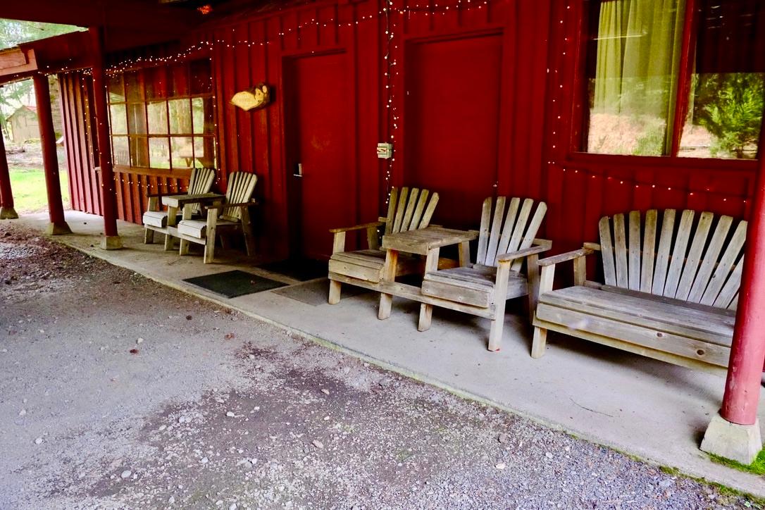 Front Lodge cabin near Mount Rainier