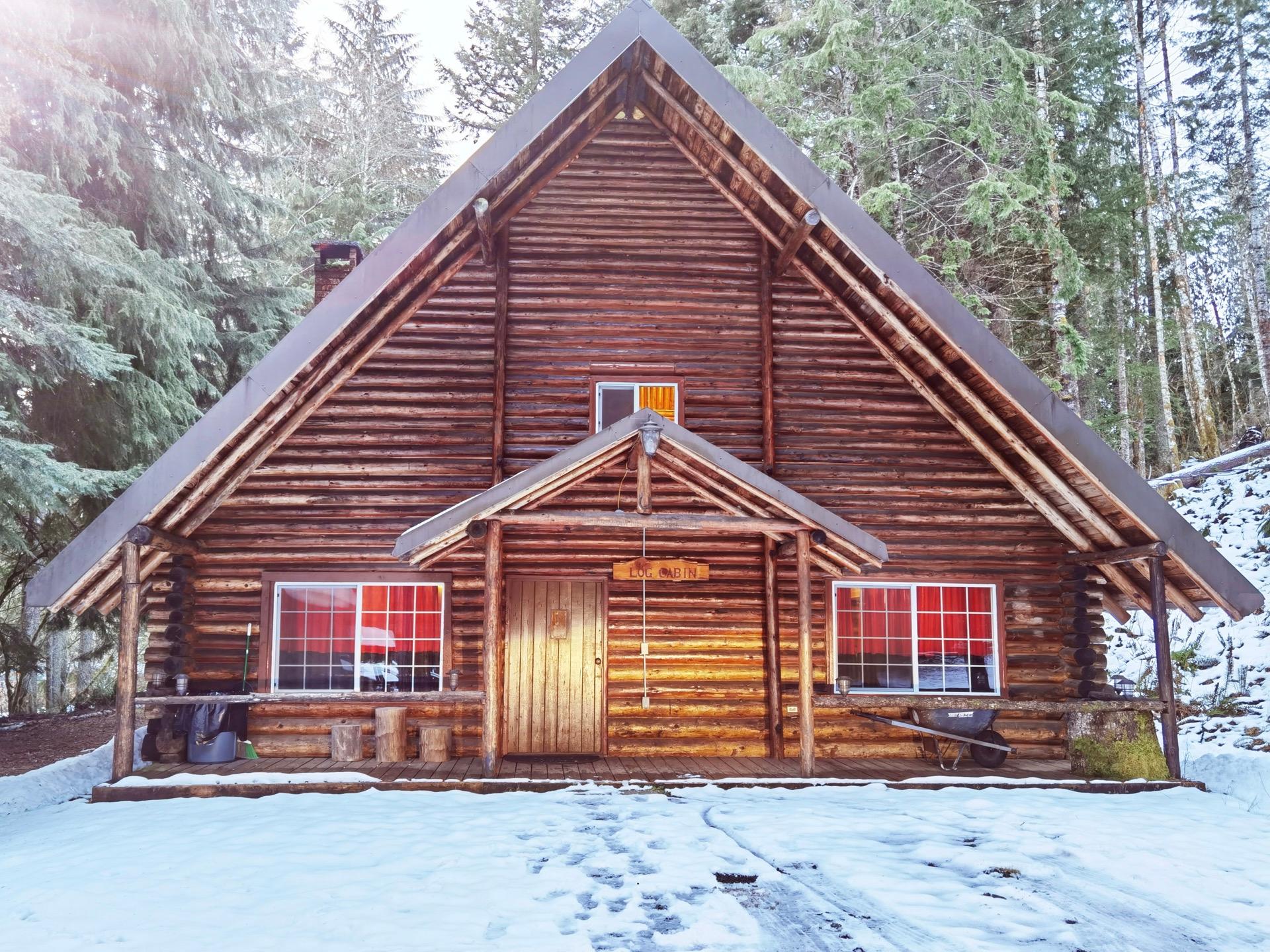 Log Cabin cabin near Mount Rainier